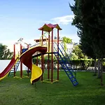 Ośrodek wypoczynkowy Akbulut & 4*