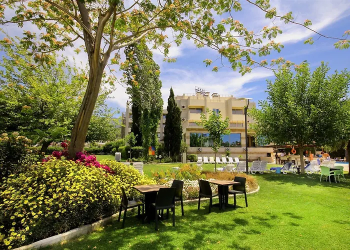 Akbulut & Semesteranläggning (resort) Guzelcamlı